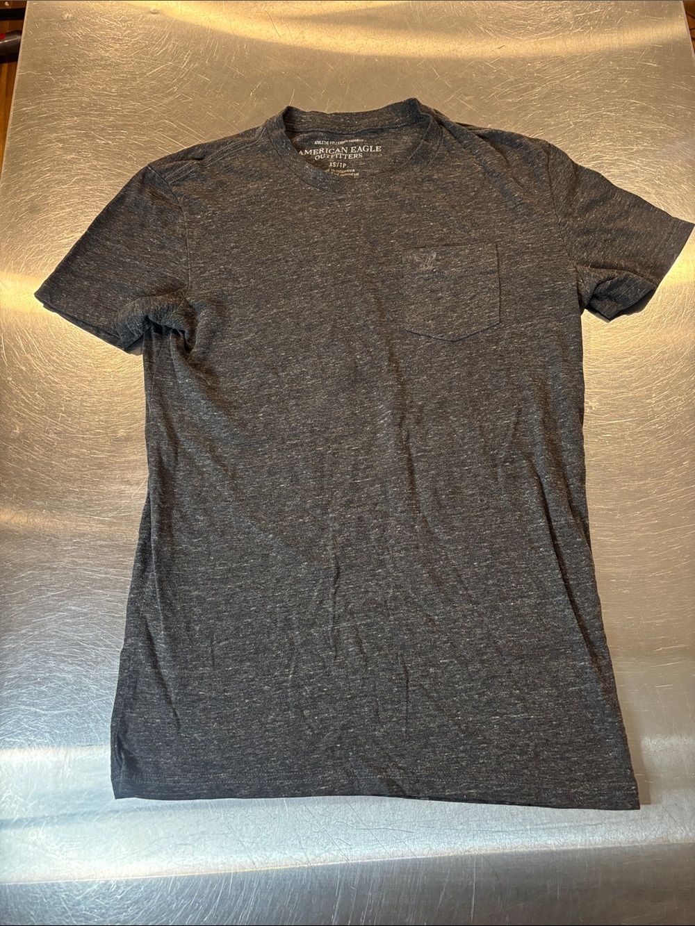 American Eagle Outfitters Men’s Heather Charcoal Pocket Tee